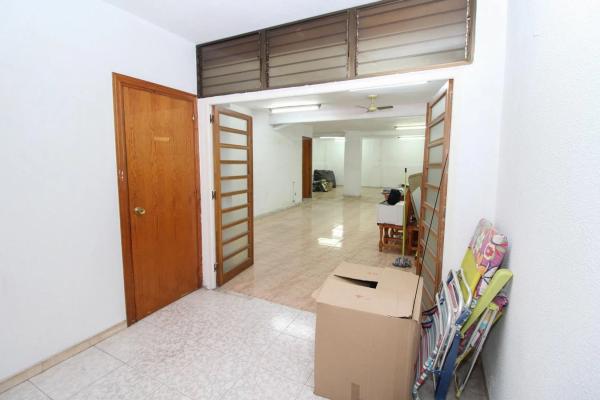 Local en calle Doctor Ferrán, 98