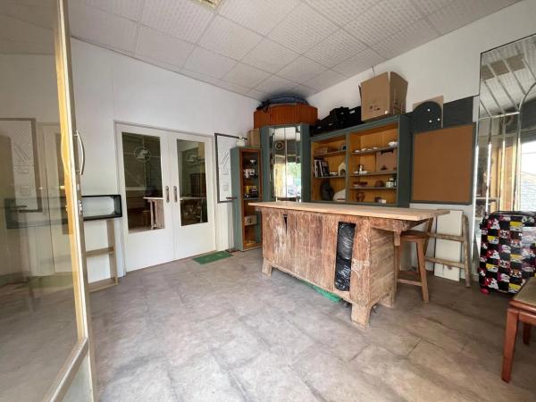 Local en plaza Reis Catòlics, 32