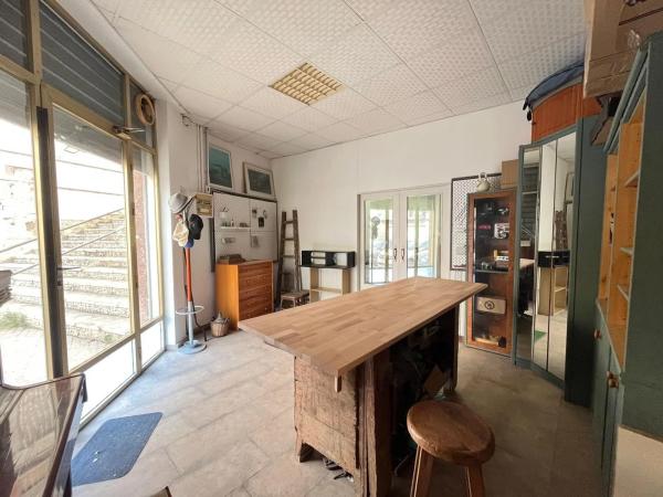 Local en plaza Reis Catòlics, 32