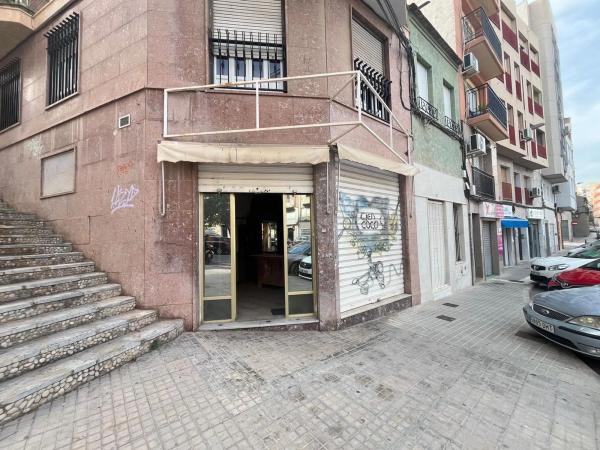 Local en plaza Reis Catòlics, 32