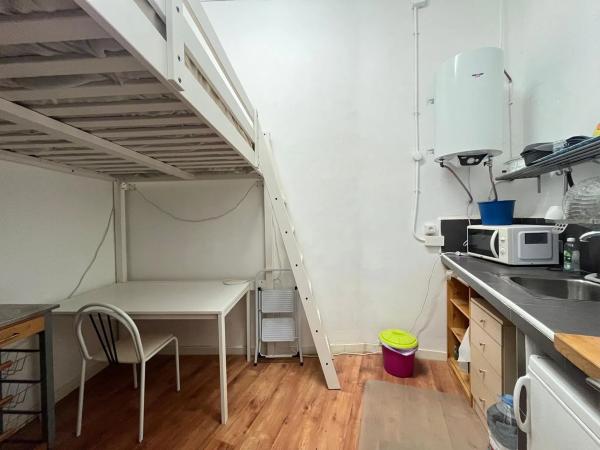 Local en plaza Reis Catòlics, 32