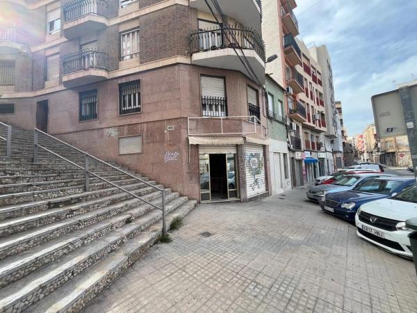 Local en plaza Reis Catòlics, 32