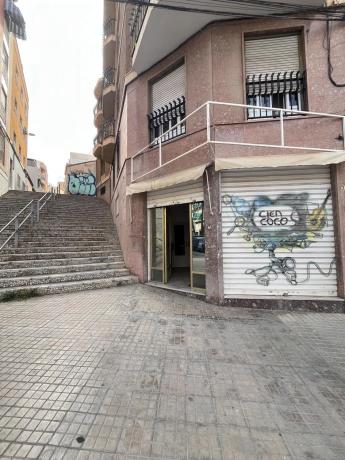 Local en plaza Reis Catòlics, 32