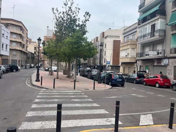 Local en plaza Reis Catòlics, 32