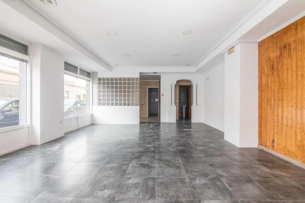 Local en avenida de Segarra, 13