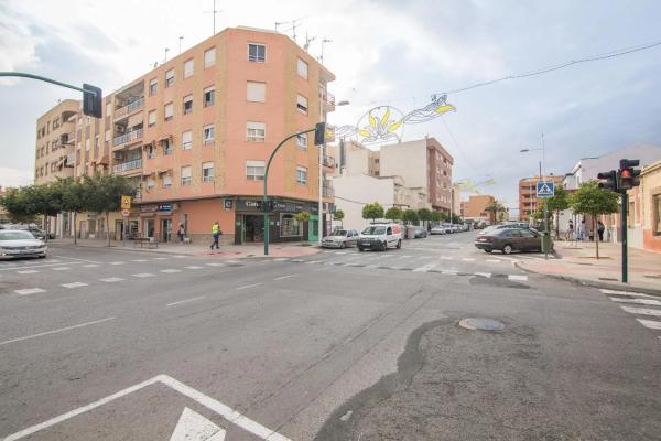 Local en avenida de Segarra, 13