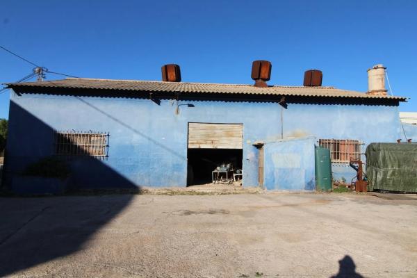 Nave en Algoda-Matola-Llano de San José