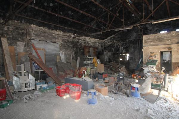 Nave en Algoda-Matola-Llano de San José