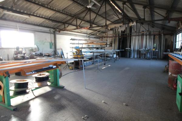 Nave en Algoda-Matola-Llano de San José