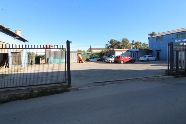 Nave en Algoda-Matola-Llano de San José