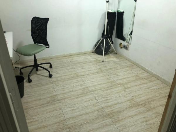 Local en calle Blas Valero, 38