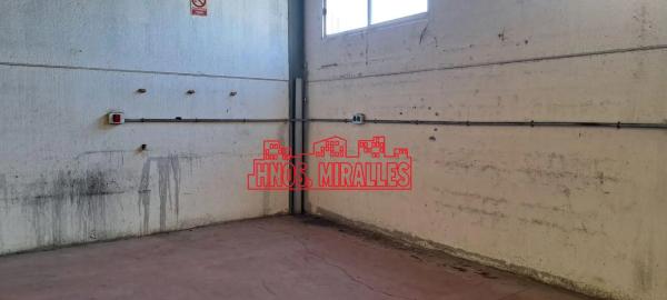 Nave en Algoda-Matola-Llano de San José