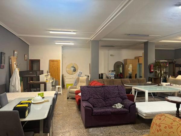 Local en Barrio Carrús Este