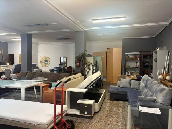 Local en Barrio Carrús Este