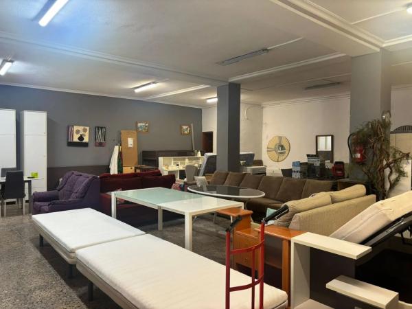 Local en Barrio Carrús Este