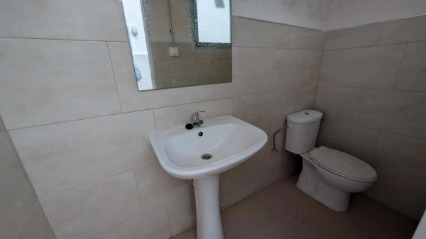 Local en Barrio Carrús Este