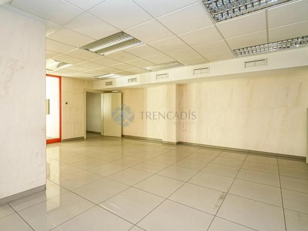 Local en Barrio Reina Victoria-Miguel Hernández