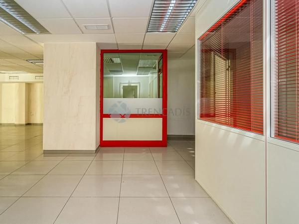 Local en Barrio Reina Victoria-Miguel Hernández