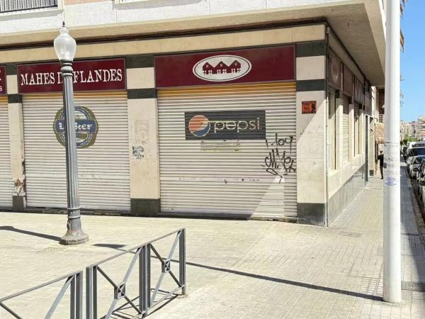 Local en calle Francisco Ruiz Bru