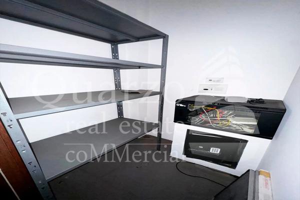 Local en calle Oscar Esplá