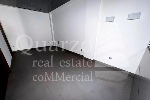 Local en calle Oscar Esplá