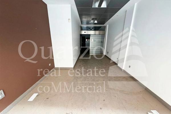 Local en calle Oscar Esplá