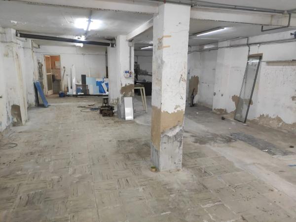 Local en calle Germans Navarro Caracena, 58