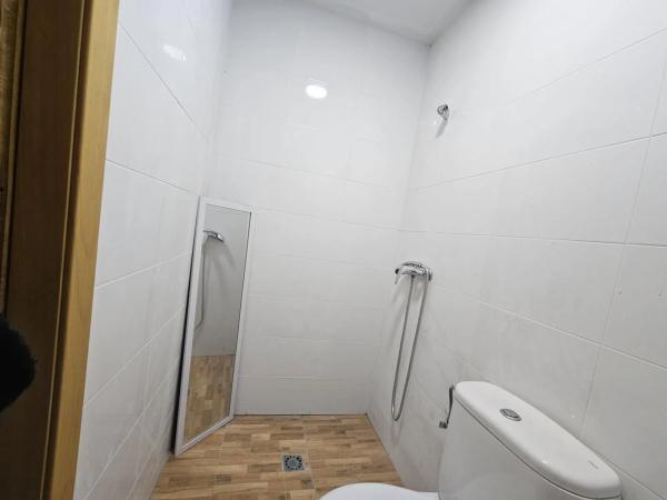 Local en Barrio Reina Victoria-Miguel Hernández