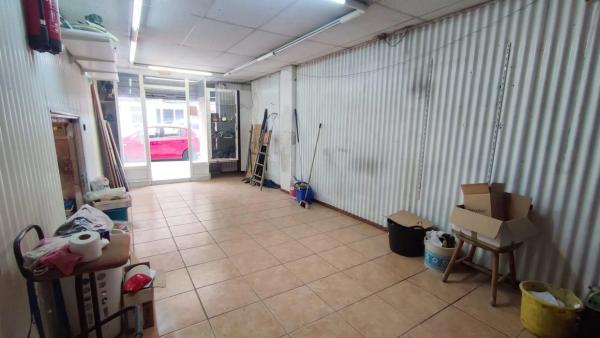 Local en Barrio Carrús Este