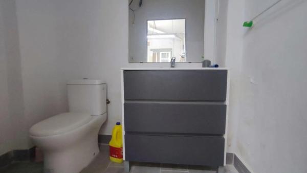 Local en Barrio Carrús Este