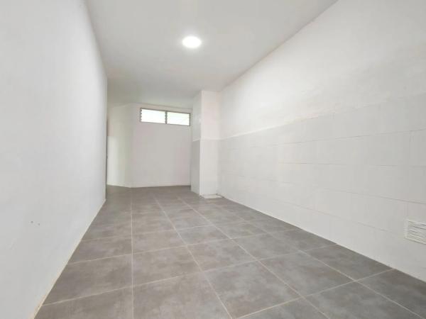 Local en calle Blas Valero, 68