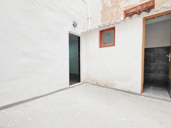 Local en calle Blas Valero, 68