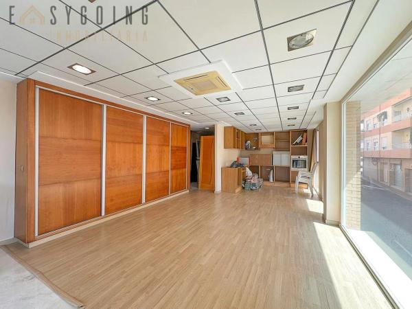 Local en calle Caritat