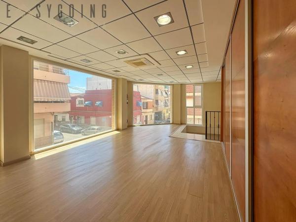 Local en calle Caritat