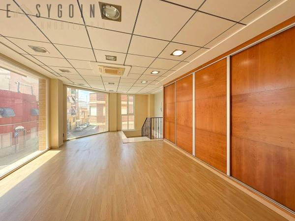 Local en calle Caritat