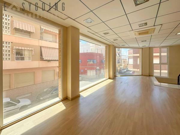 Local en calle Caritat