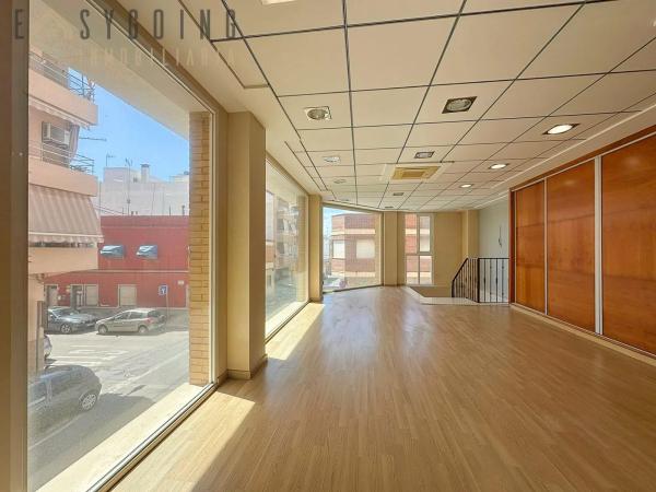 Local en calle Caritat