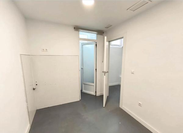 Local en calle Hilarión Eslava