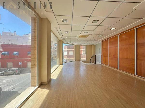 Local en calle Caritat