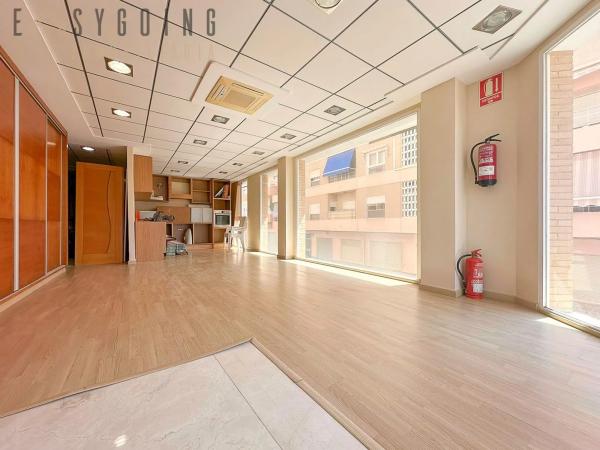 Local en calle Caritat