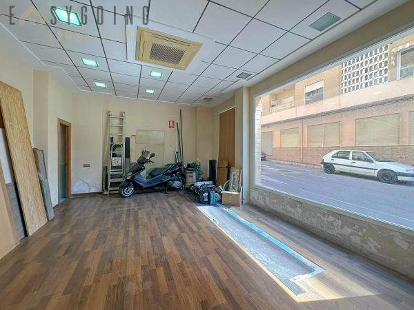 Local en calle Caritat