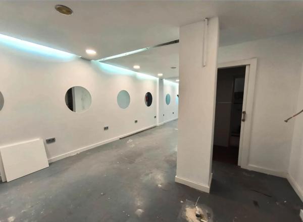 Local en calle Hilarión Eslava