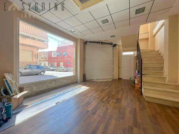 Local en calle Caritat