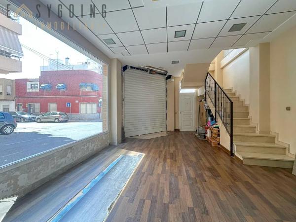 Local en calle Caritat