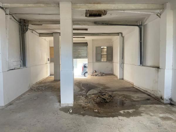 Local en calle Peru, 6