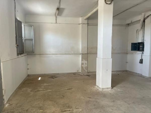 Local en calle Peru, 6