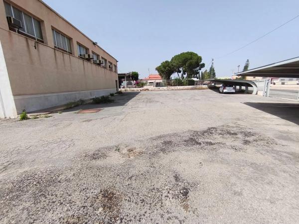 Nave en Algoda-Matola-Llano de San José