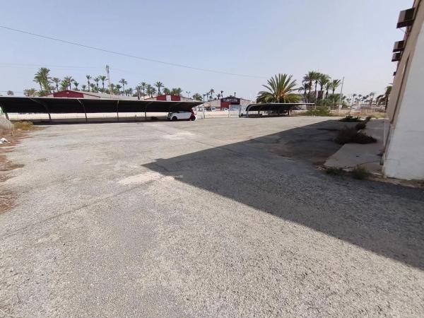 Nave en Algoda-Matola-Llano de San José