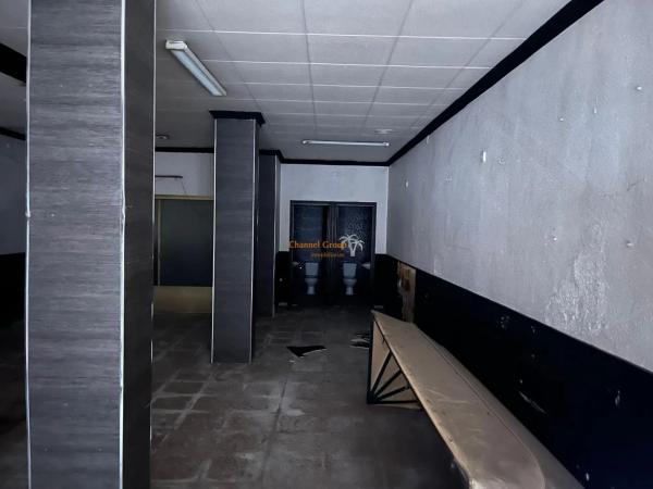 Local en Barrio Reina Victoria-Miguel Hernández