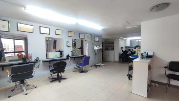 Local en Barrio Carrús Oeste